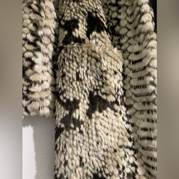 Apparis Sydney Print Faux Fur Coat XS - Picture 5 of 7